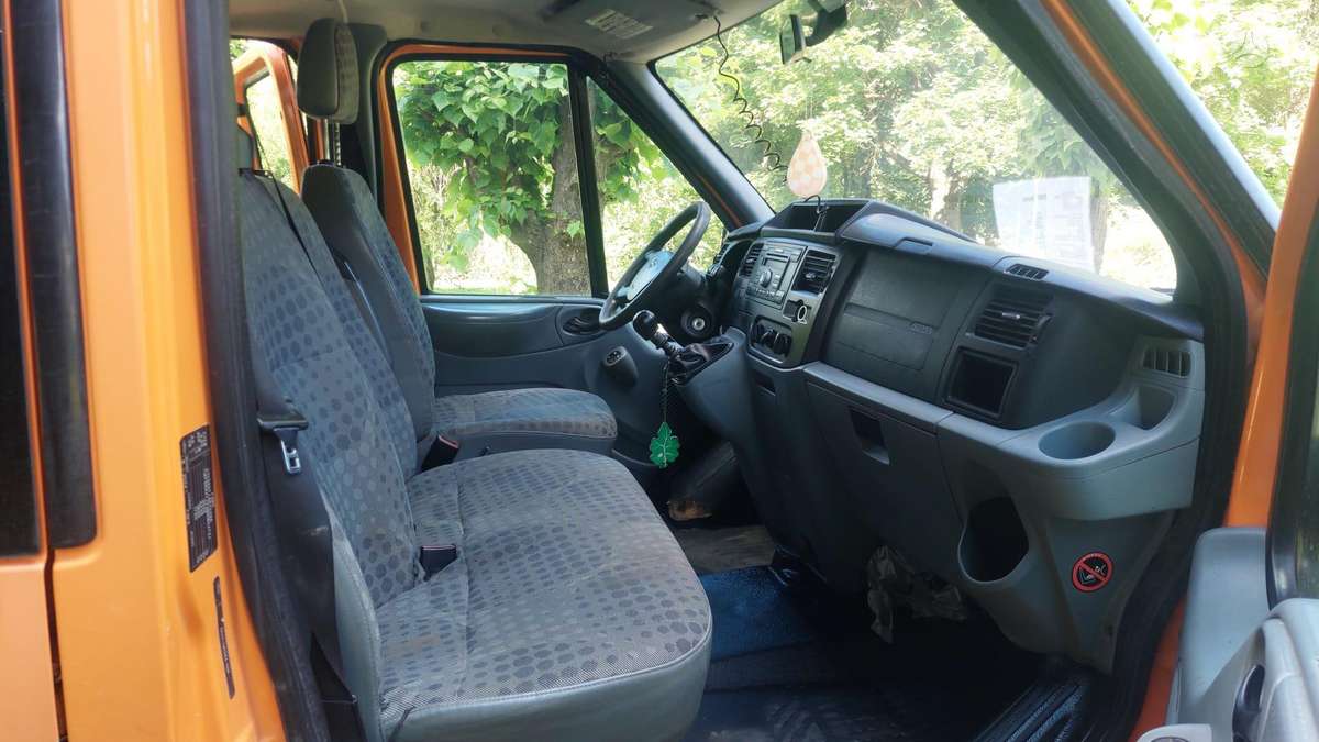 Ford Transit, dviguba kabina