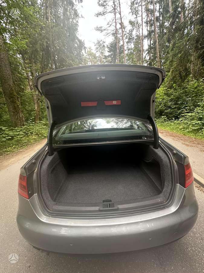 Audi A4, 1.8 l., Седан