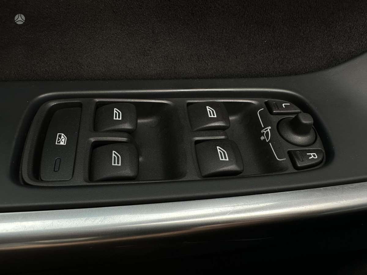 Volvo XC60, 2.4 l., Внедорожник / Кроссовер