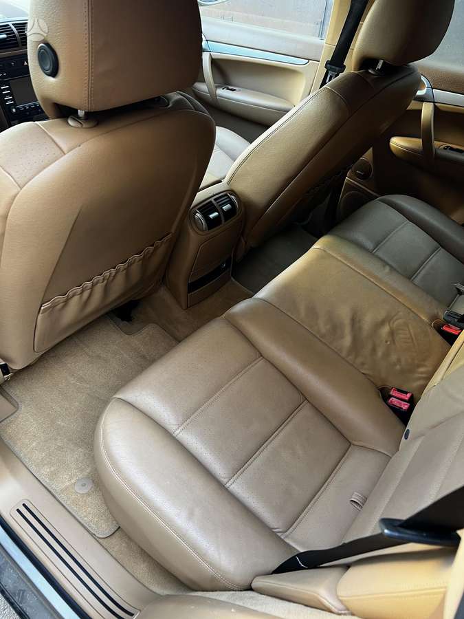 Porsche Cayenne - 7