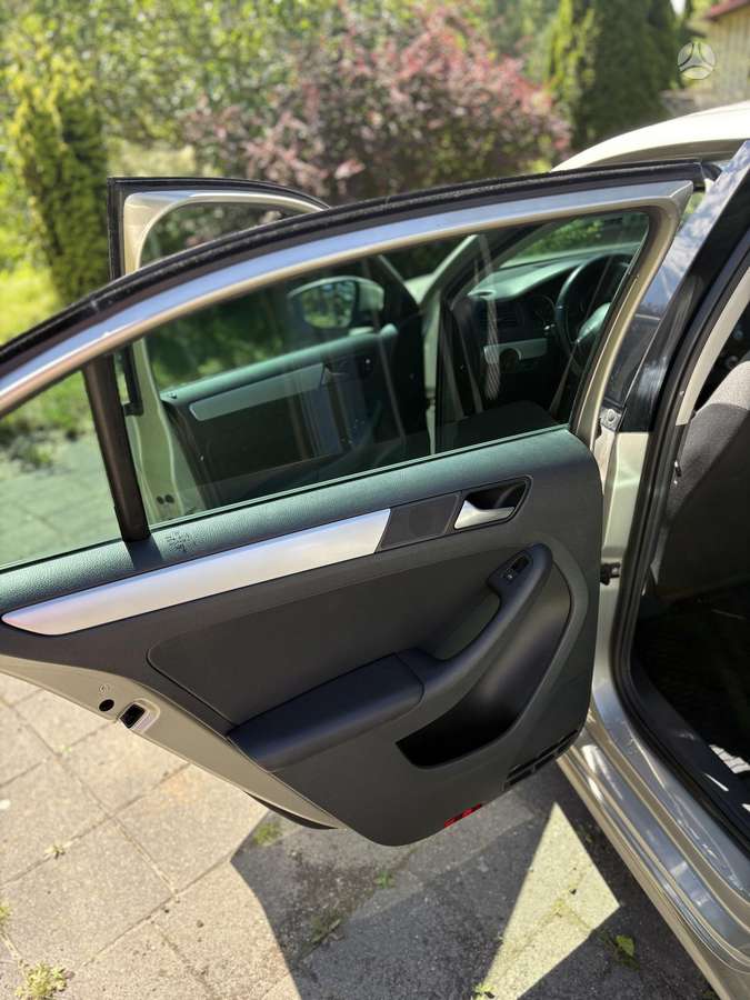 Volkswagen Jetta - 10