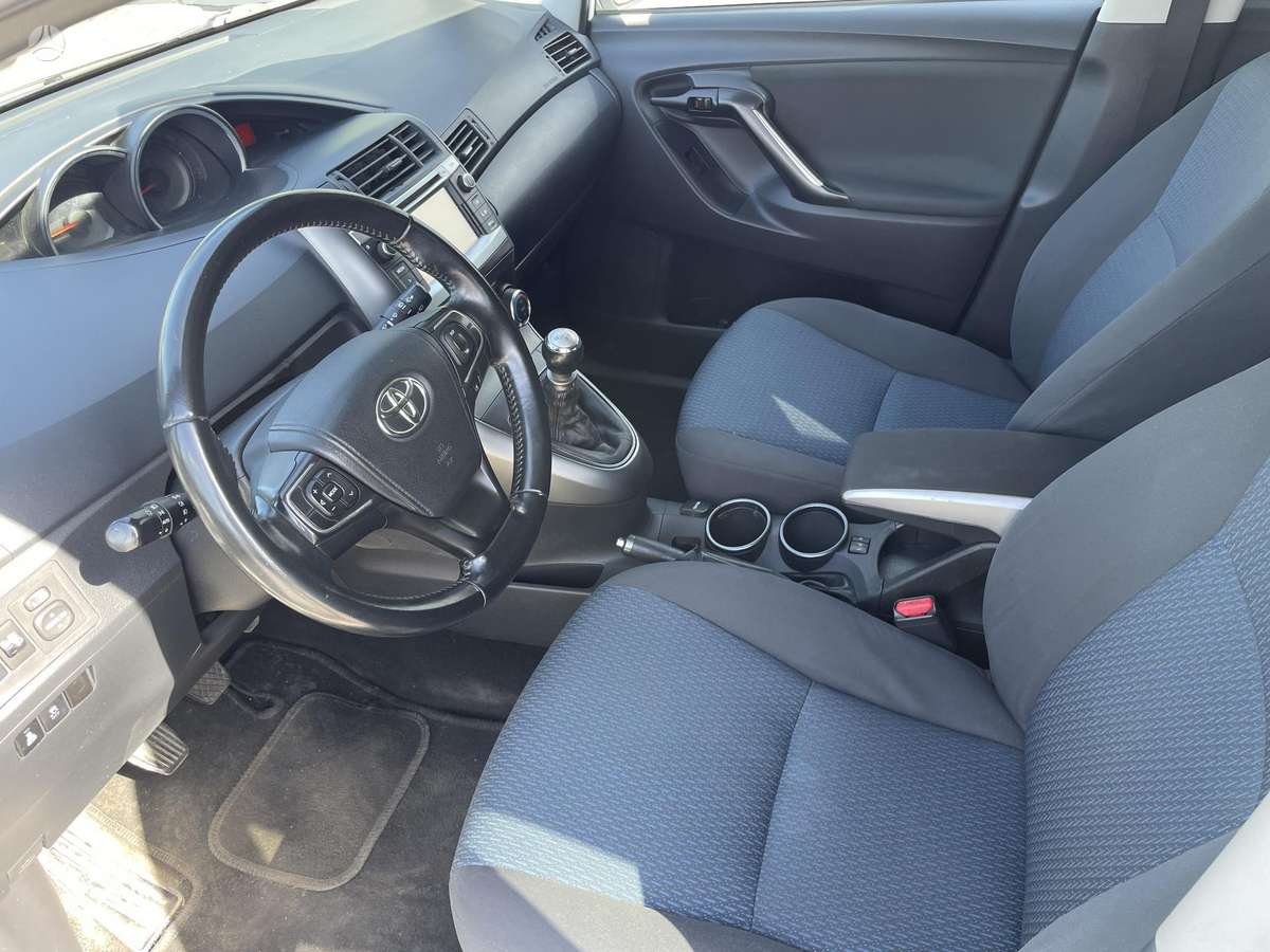 Toyota Verso - 8