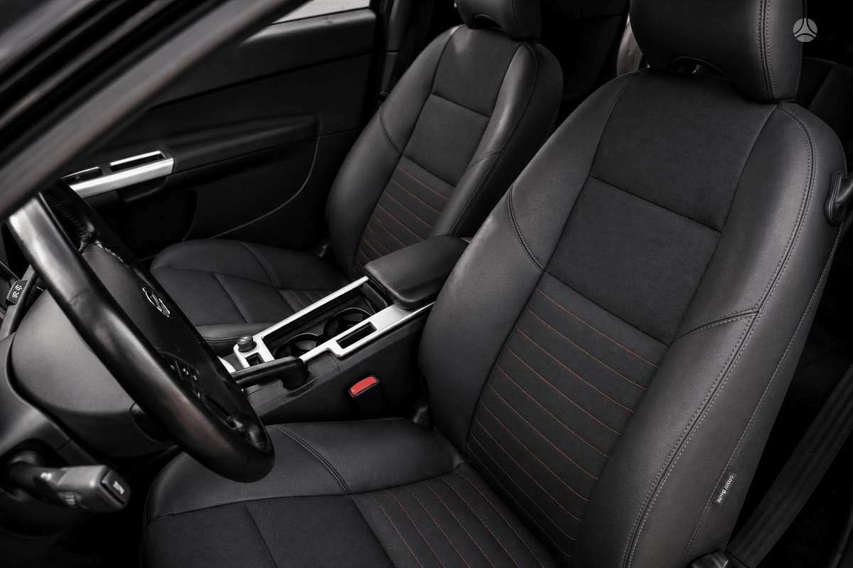 Volvo C30, 2.0 l., hatchback