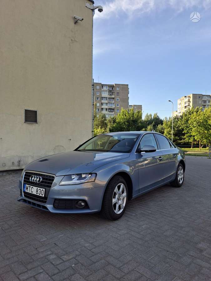 Audi A4, 2.0 l., Седан