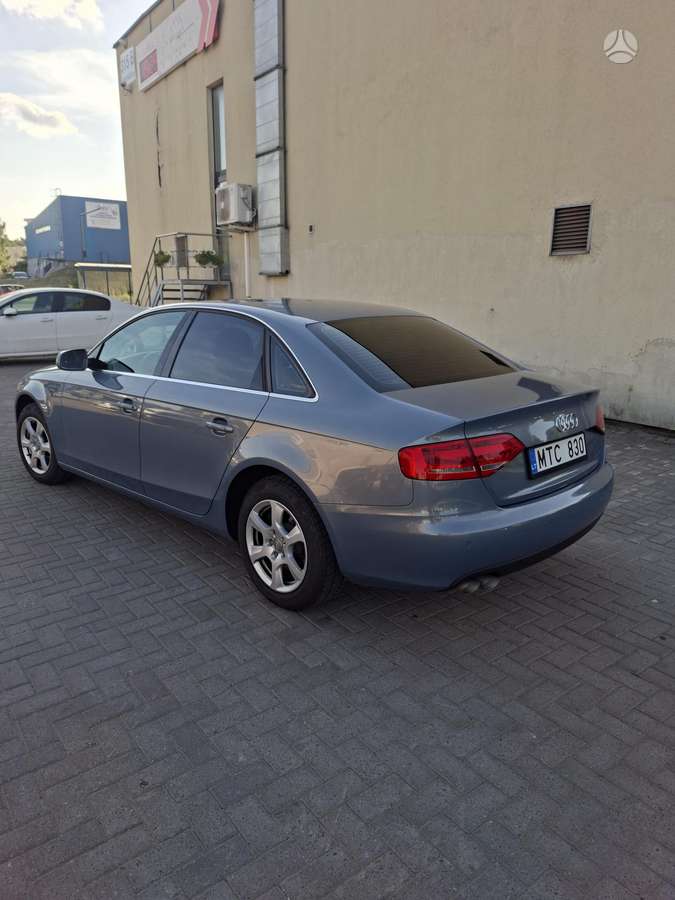 Audi A4, 2.0 l., Седан
