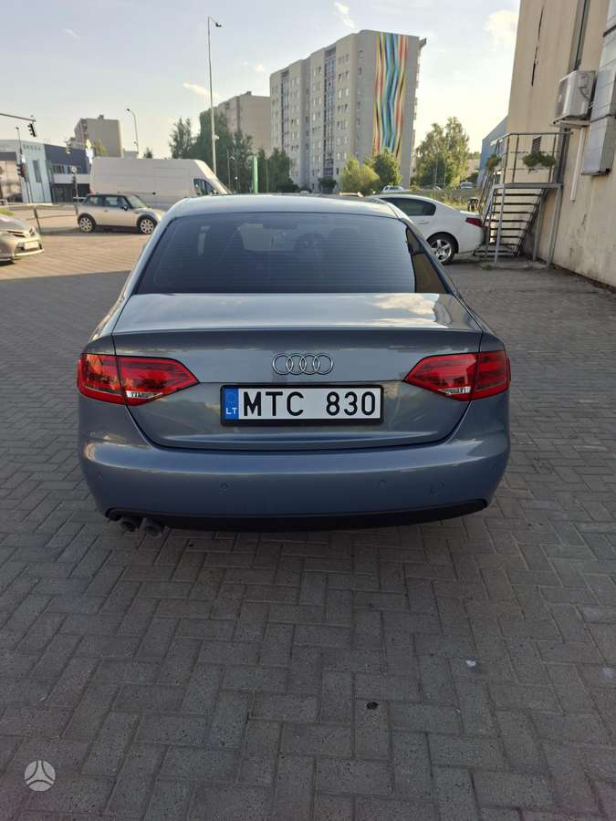 Audi A4, 2.0 l., Седан