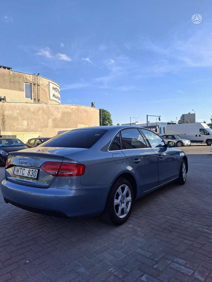 Audi A4, 2.0 l., Седан