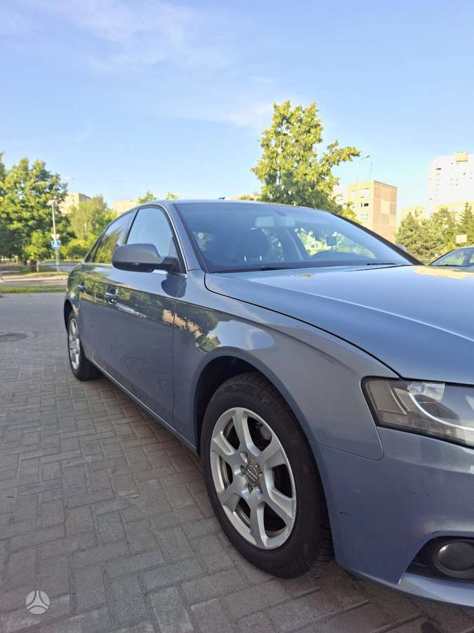 Audi A4, 2.0 l., Седан