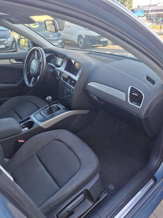 Audi A4, 2.0 l., Седан
