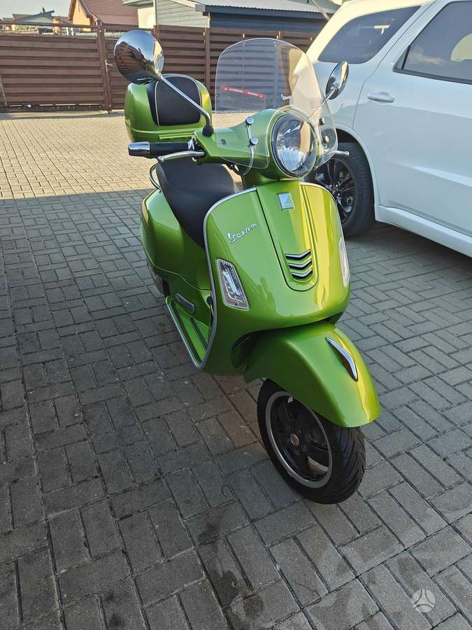 Piaggio Vespa 125cc, scooters / mopeds