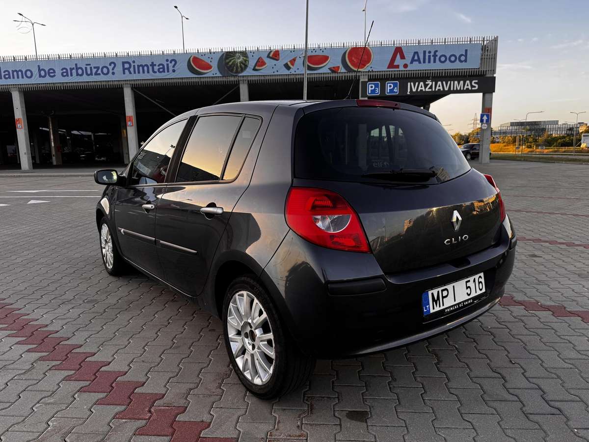 Renault Clio - 6
