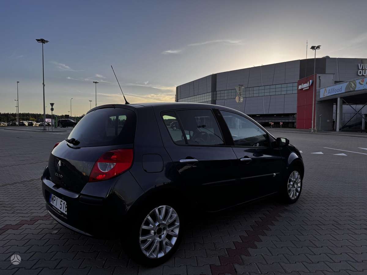 Renault Clio - 7