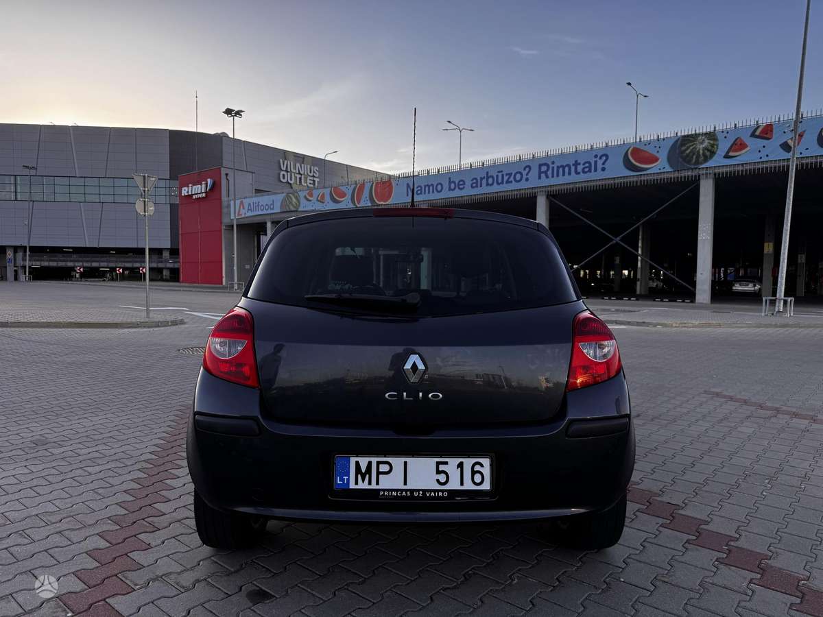 Renault Clio - 8