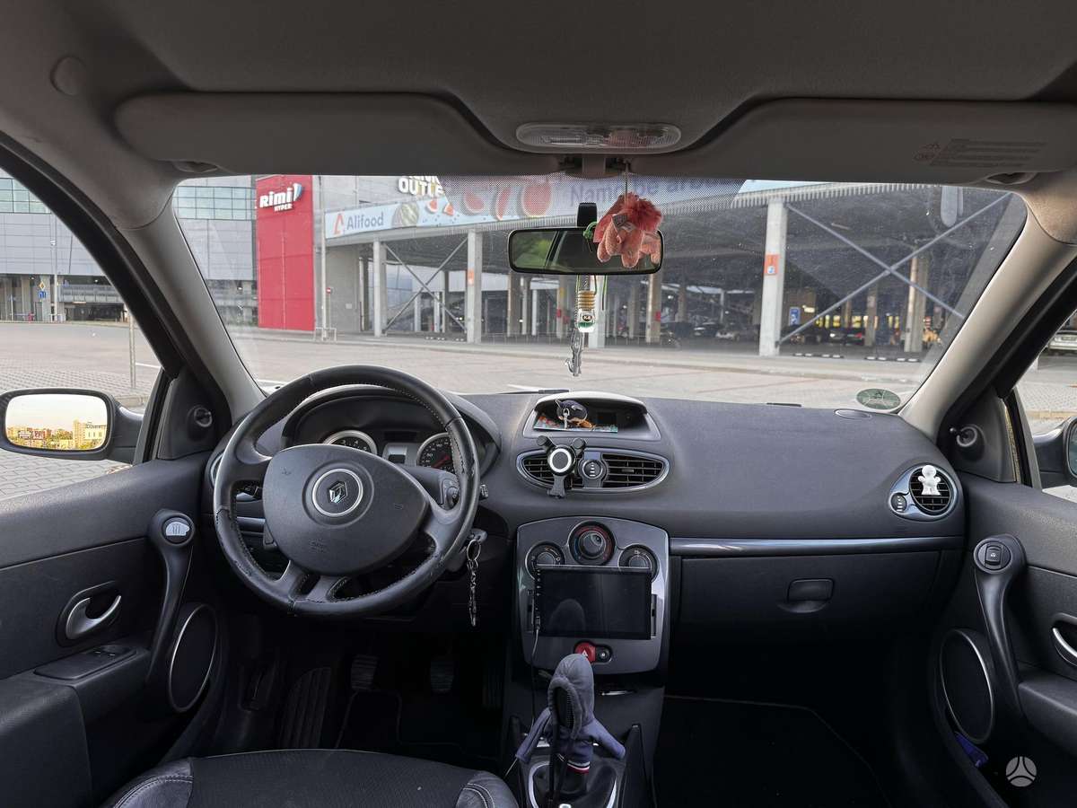 Renault Clio - 9