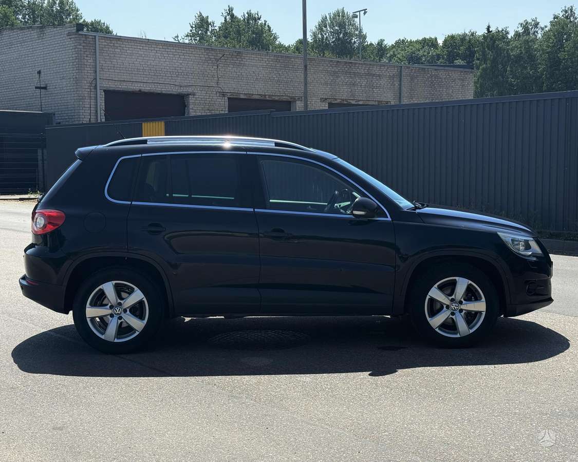 Volkswagen Tiguan - 2