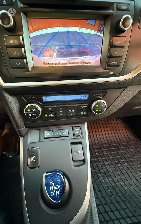 Toyota Auris - 7