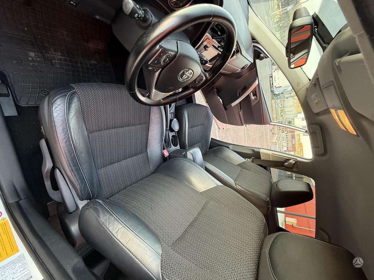 Toyota Auris - 10