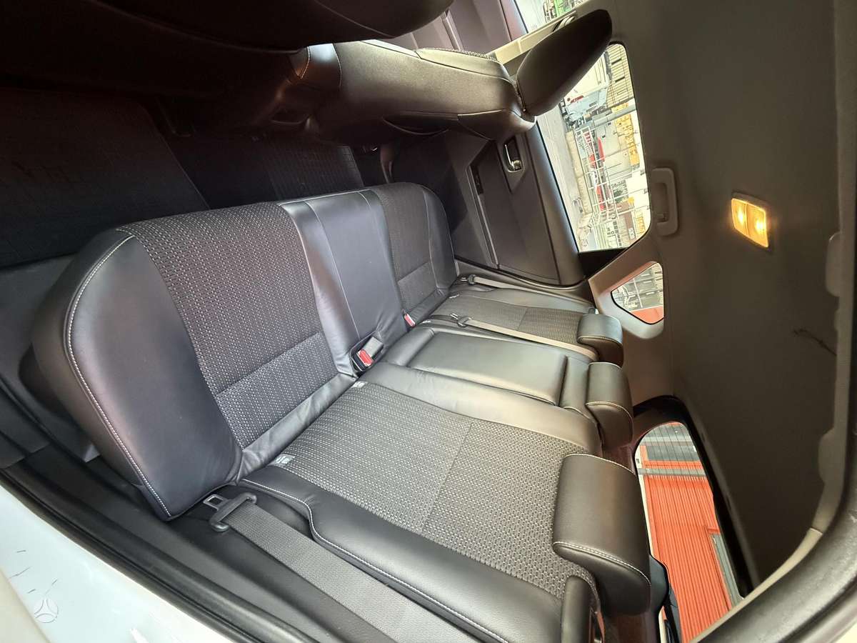 Toyota Auris - 11