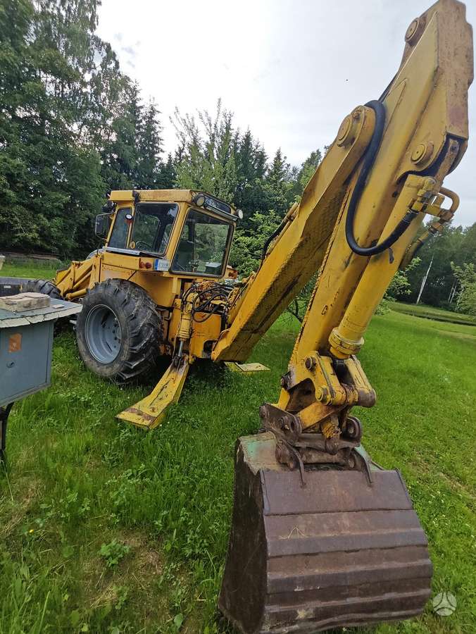 Valmet Länen UM 353 CM8-4, excavator loader