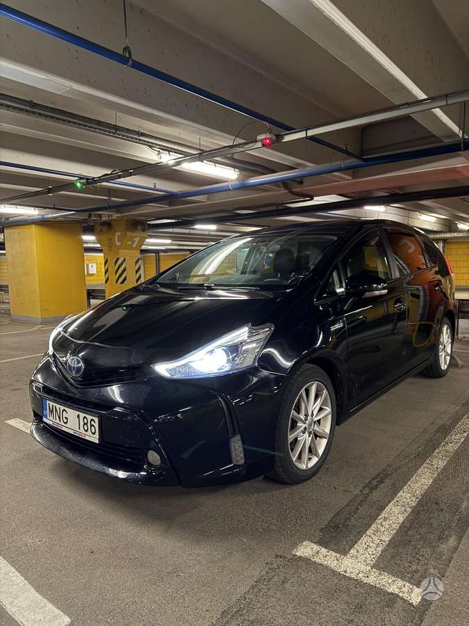 Toyota Prius+ - 1