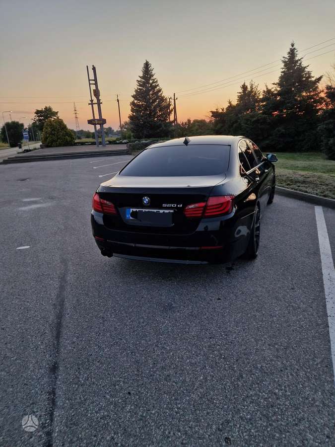 BMW 520, 2.0 l., Седан