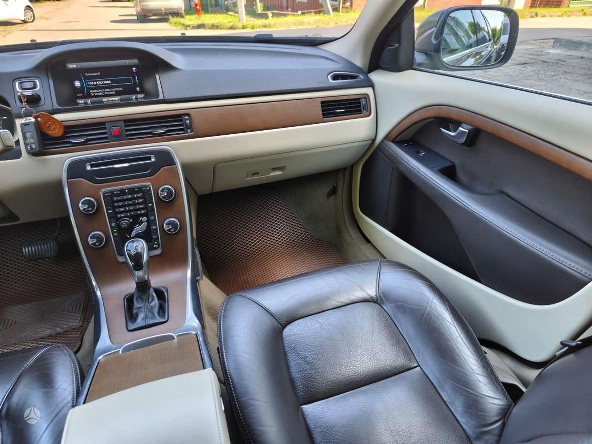 Volvo XC70, 2.0 l., wagon