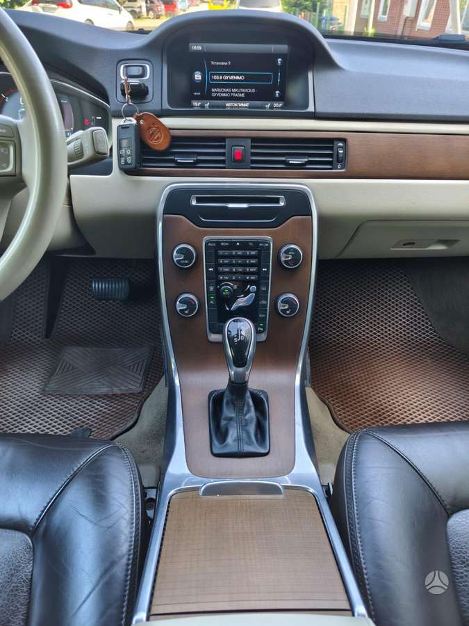 Volvo XC70, 2.0 l., wagon
