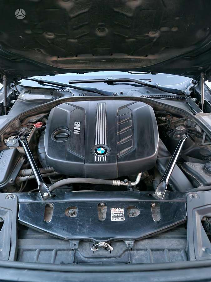 BMW 520, 2.0 l., Седан