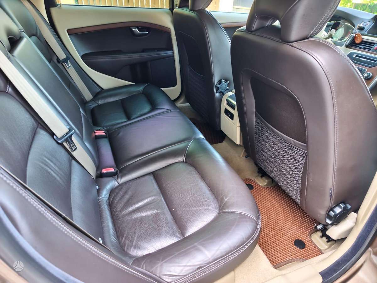 Volvo XC70, 2.0 l., Универсал