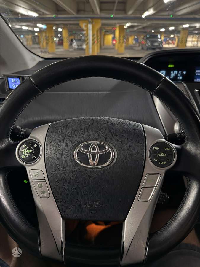 Toyota Prius+ - 12