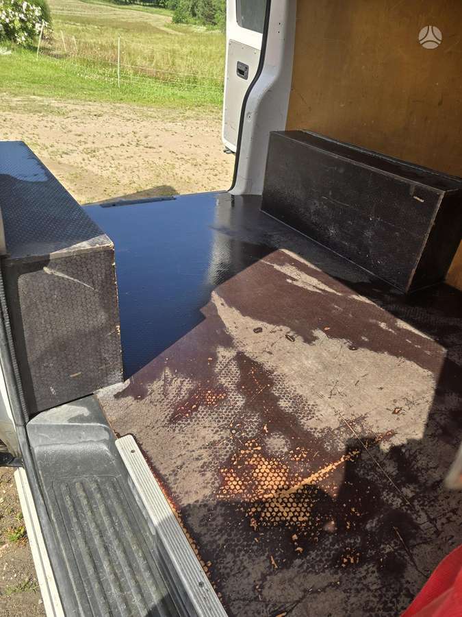 Volkswagen Transporter - 2