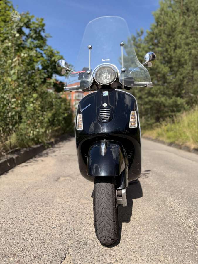 Piaggio Vespa 300cc, мотороллеры / мопеды