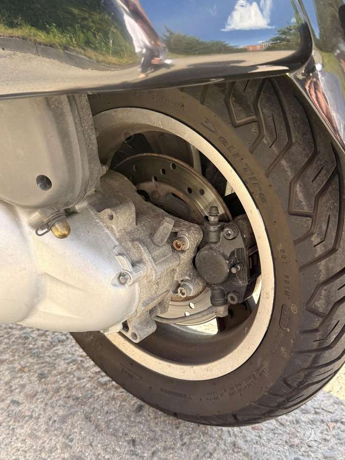 Piaggio Vespa 300cc, scooters / mopeds