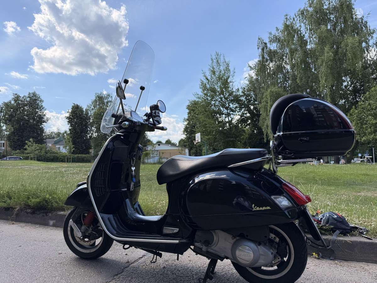 Piaggio Vespa 300cc, мотороллеры / мопеды