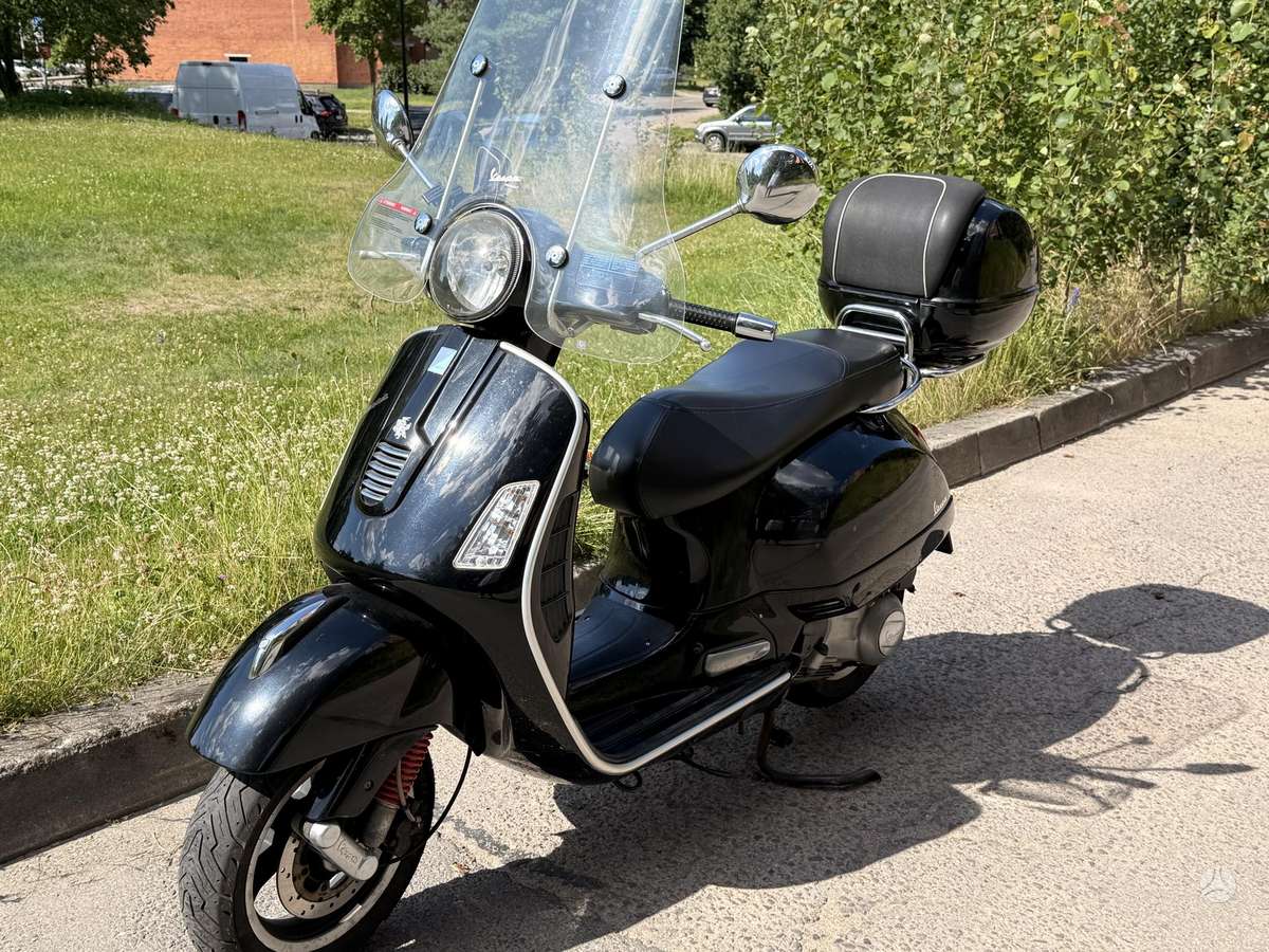 Piaggio Vespa 300cc, мотороллеры / мопеды