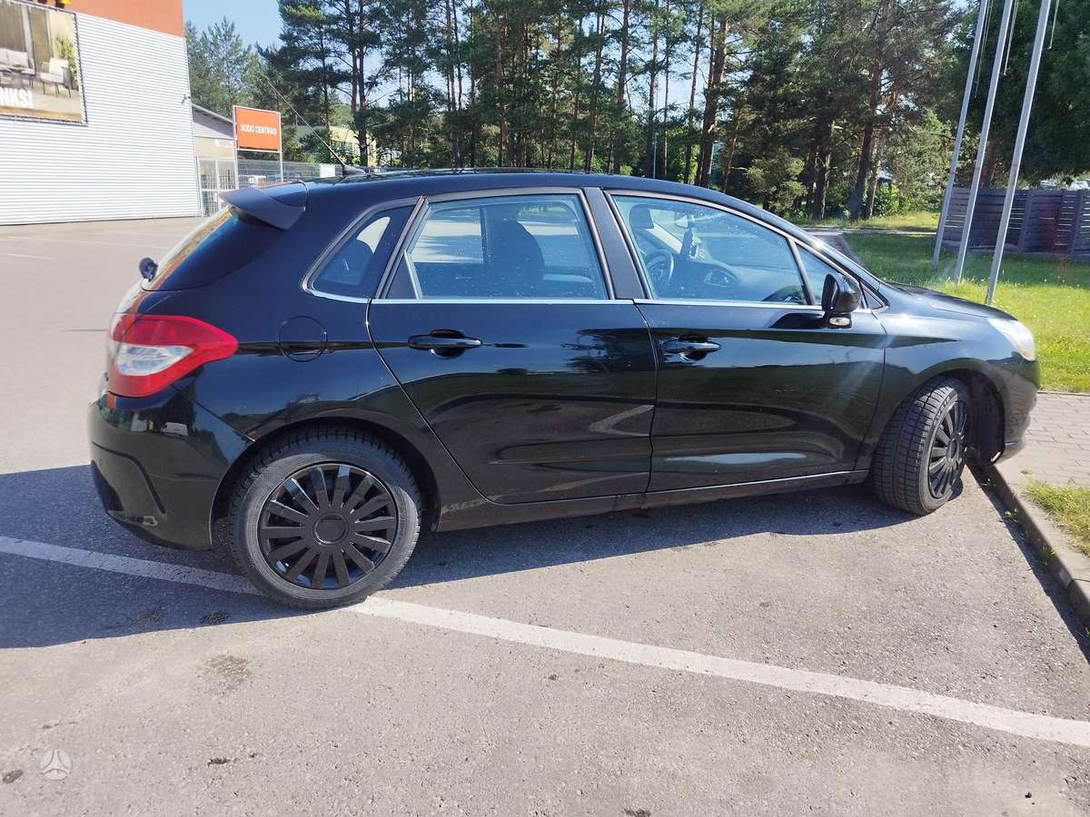 Citroen C4, 1.6 l., hatchback
