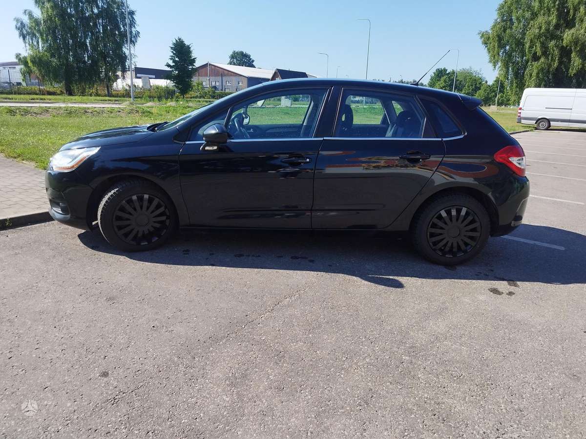 Citroen C4, 1.6 l., hatchback