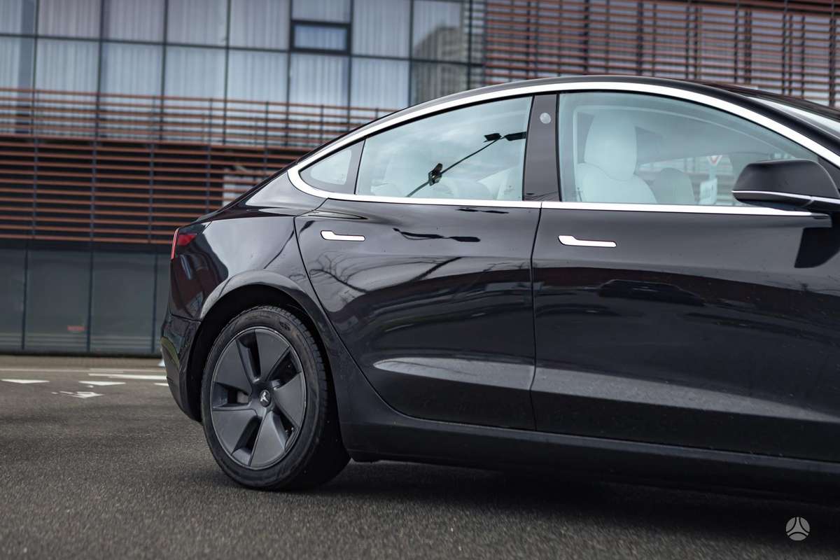 Tesla Model 3, 75 kWh, hatchback