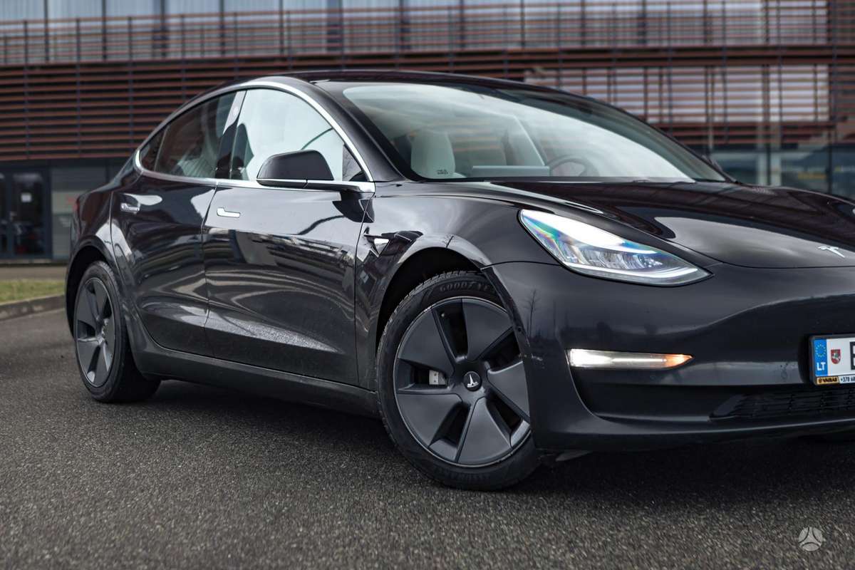 Tesla Model 3, 75 kWh, hatchback