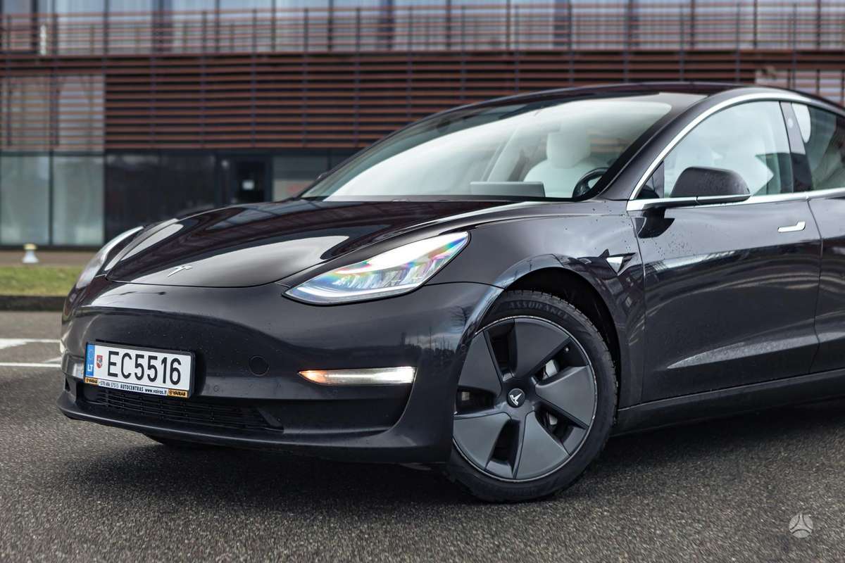 Tesla Model 3, 75 kWh, hatchback