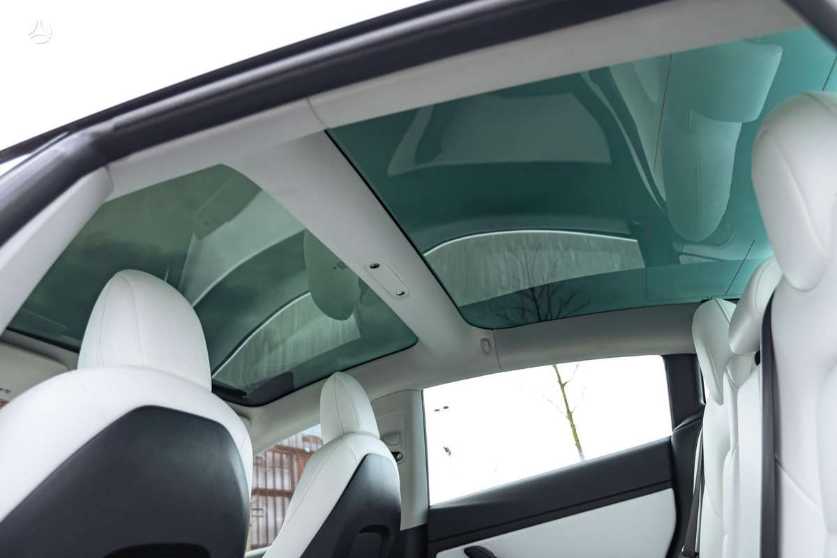 Tesla Model 3, 75 kWh, hatchback