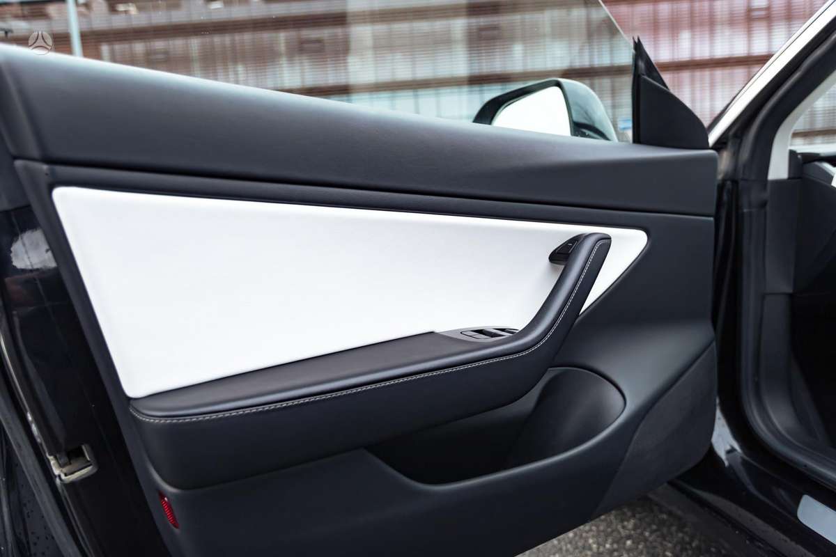 Tesla Model 3, 75 kWh, hatchback