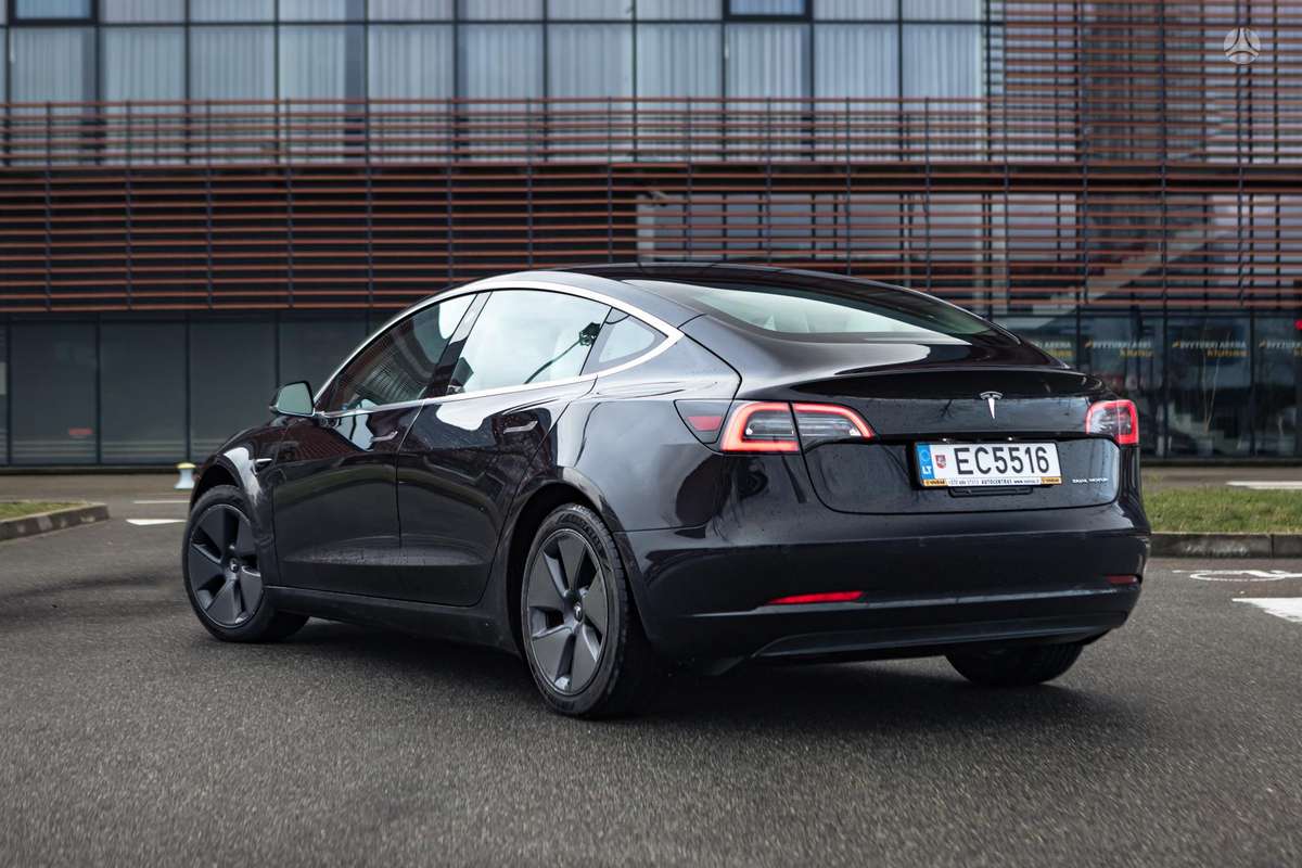 Tesla Model 3, 75 kWh, hatchback