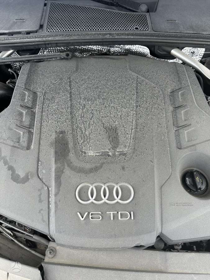 Audi A6 variklio detalės