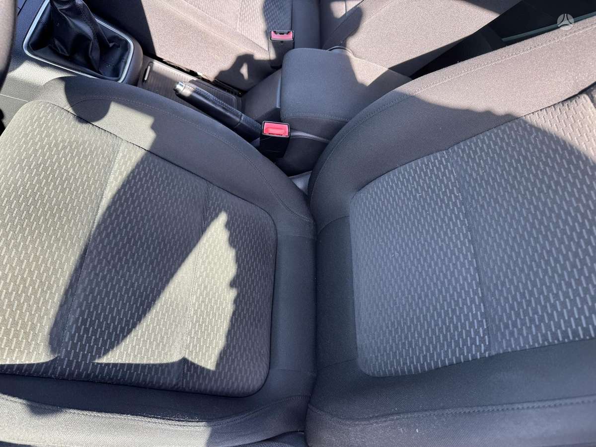 Volkswagen Golf Plus - 11