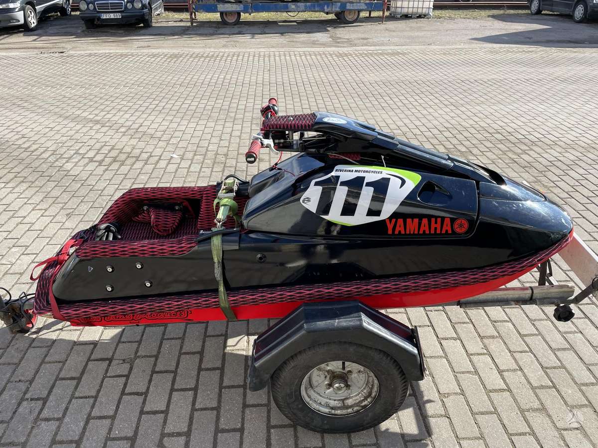 Yamaha SuperJet 700, водные мотоциклы