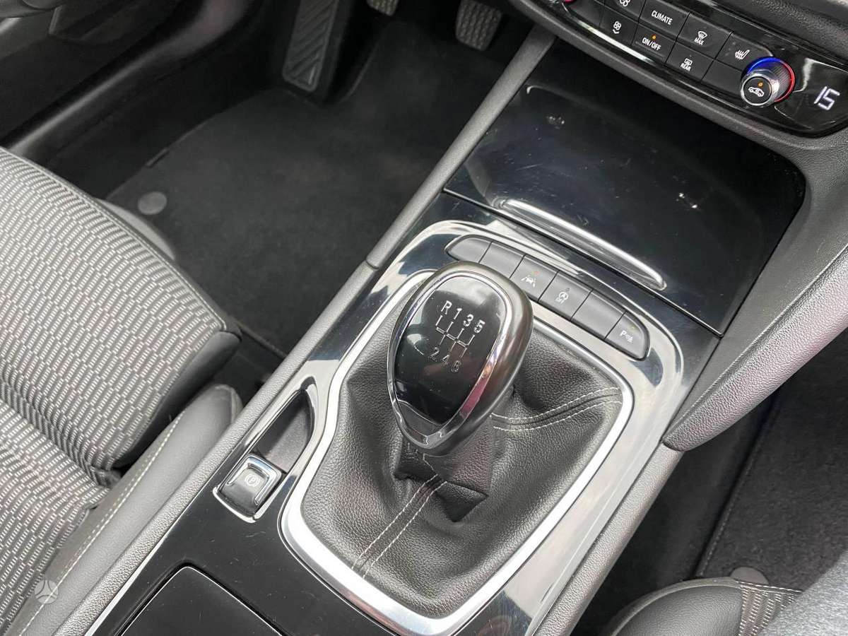 Opel Insignia, 2.0 l., Хэтчбек