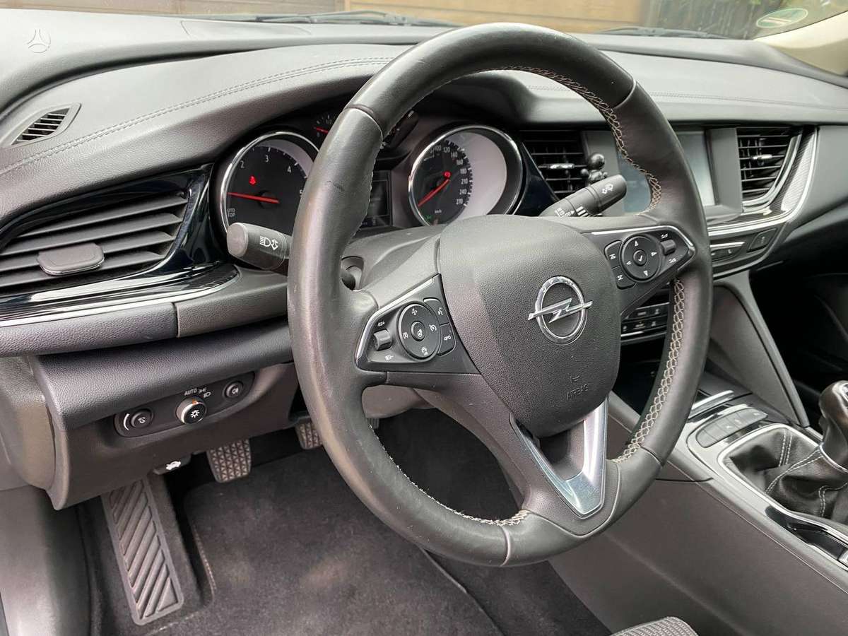 Opel Insignia, 2.0 l., Хэтчбек