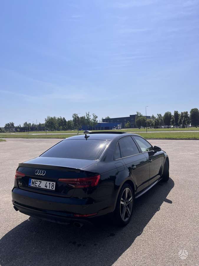 Audi A4, 2.0 l., saloon / sedan