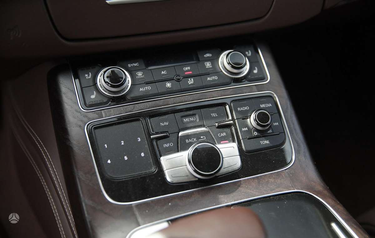 Audi A8 L, 3.0 l., Седан